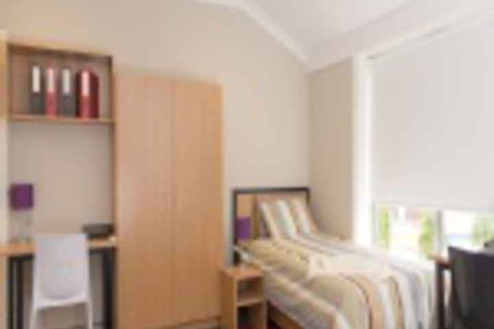 Room 120 of 288