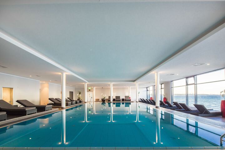 Pool 33 of 78
