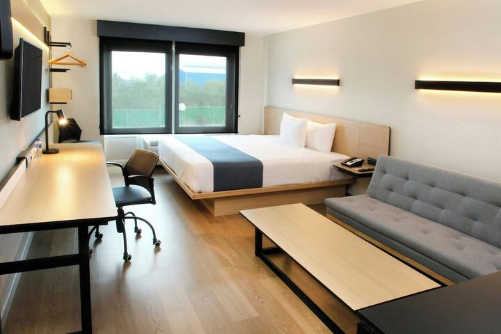 Room 9 of 55