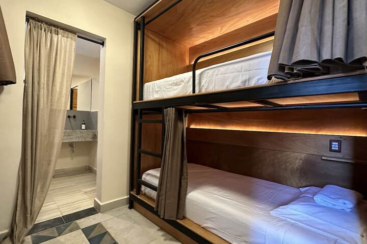 Room 5 of 60