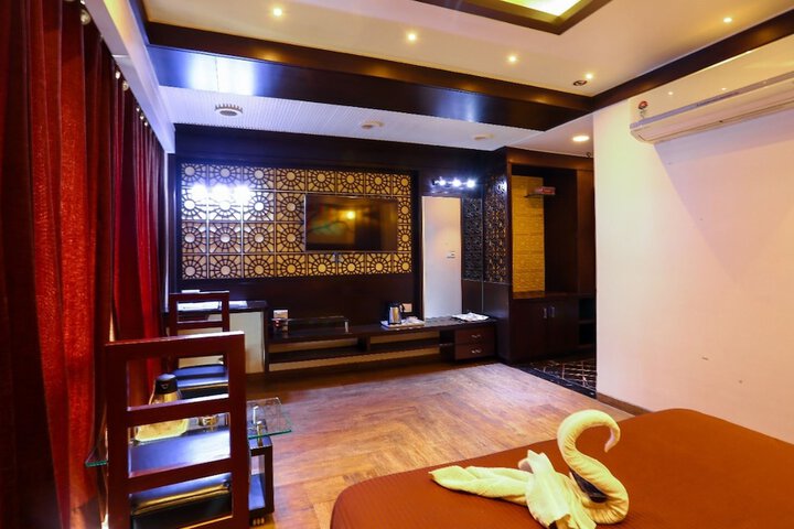 Room 7 of 32