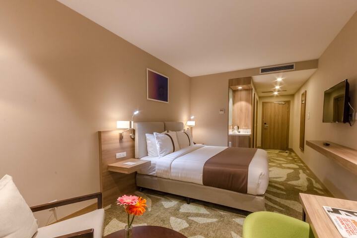 Room 20 of 54
