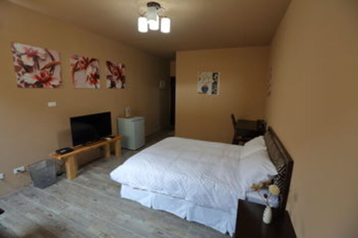 Room 18 of 48