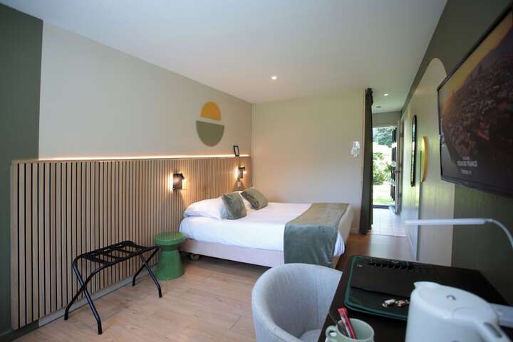 Room 9 of 35