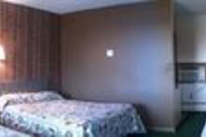 Room 3 of 3