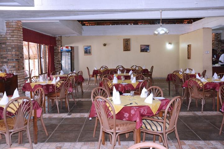 Dining 46 of 91