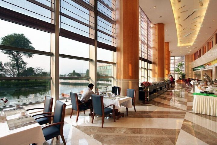 Dining Photos