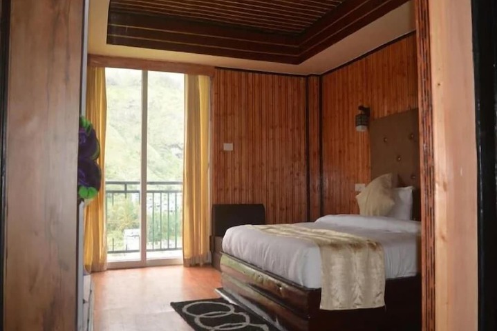 Room 8 of 46