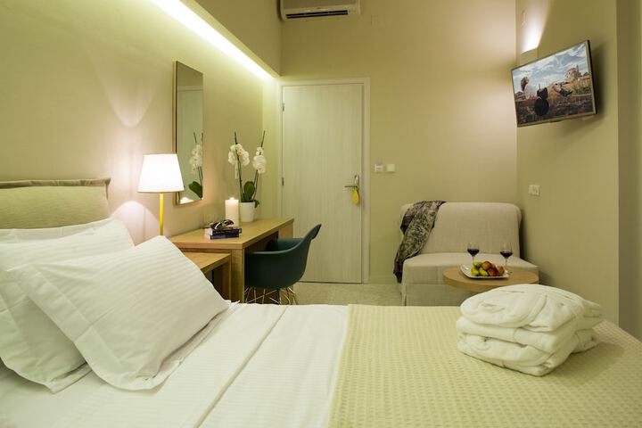 Room 2 of 39