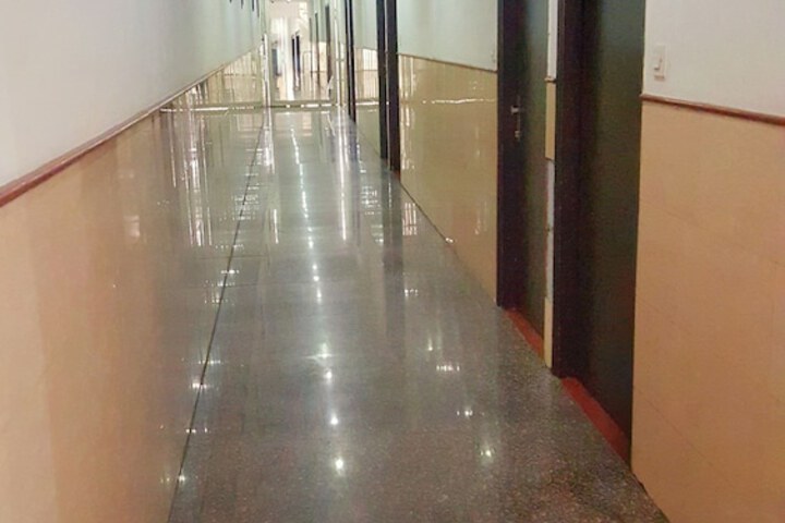 Ballroom/Hall 61 of 74