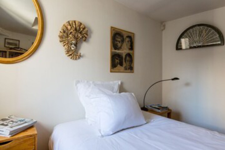Room 18 of 27