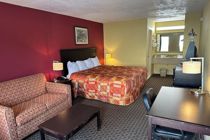 1 King Bed (10 of 23)