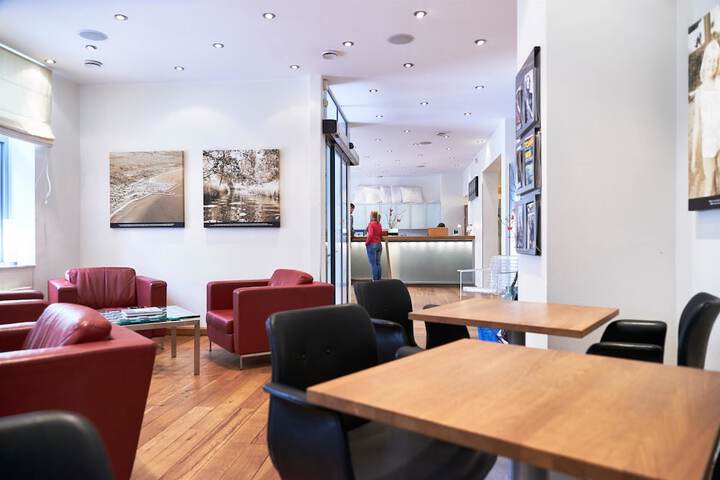 Entrance & Lobby