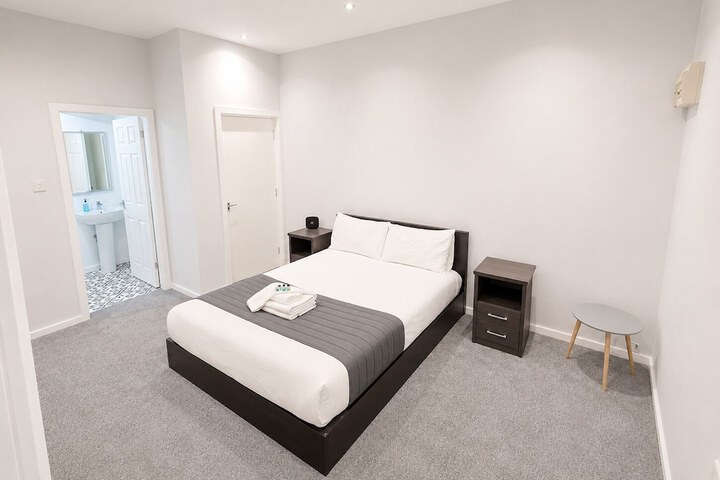 Room 22 of 48