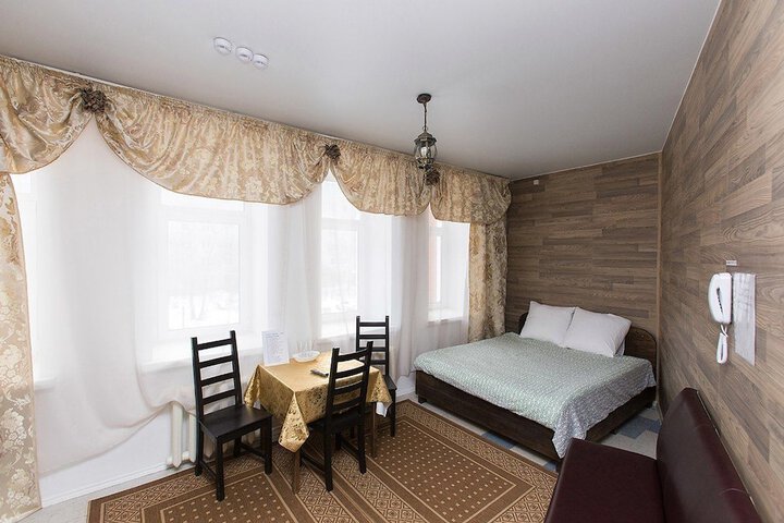Room 10 of 25