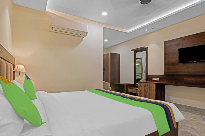 Room 16 of 35