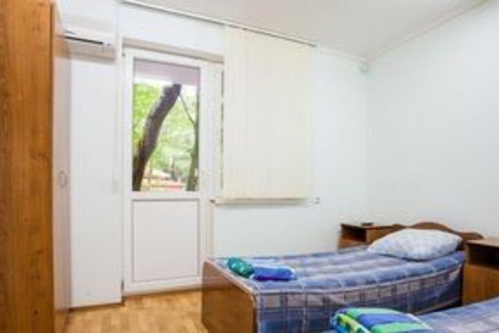 Room 14 of 21