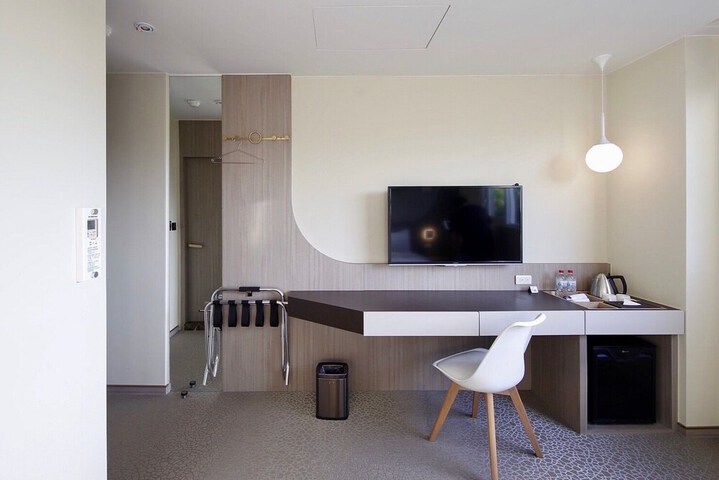Room 14 of 65