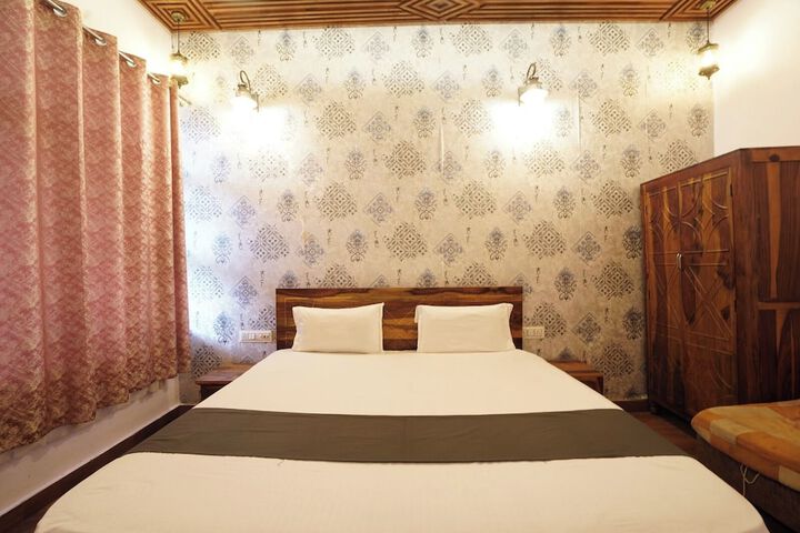 Room 9 of 27