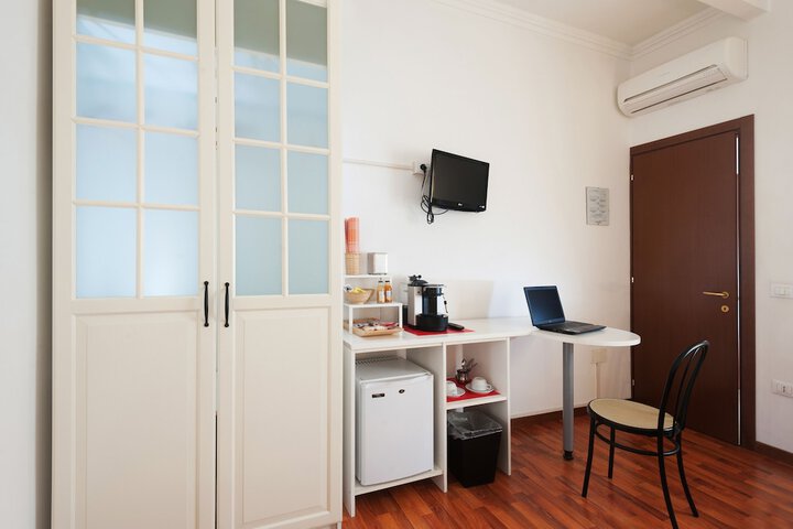 Room 12 of 36