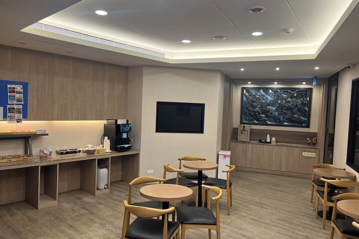 Business Center 20 of 21