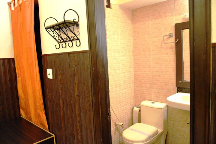 Room 50 of 65