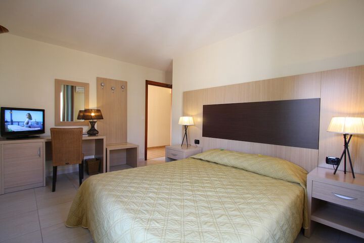 Room 10 of 56