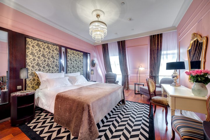 Room 20 of 66