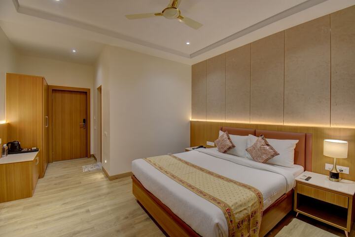 Room 15 of 49
