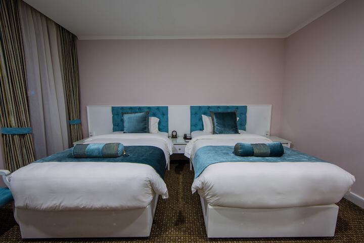 Room 9 of 114
