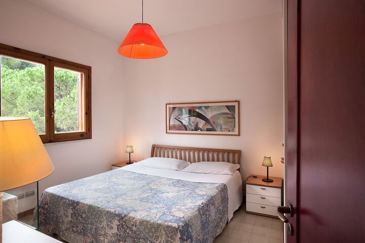 Room 6 of 46