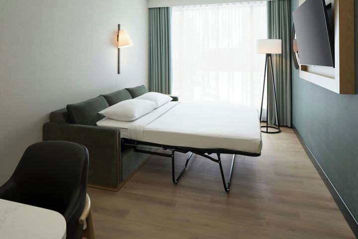 Room 14 of 38
