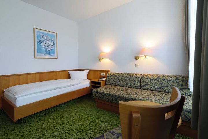Room 15 of 49