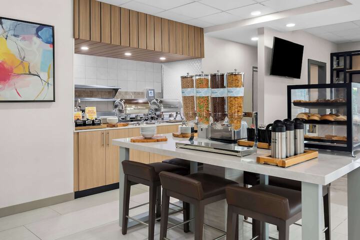 Breakfast area