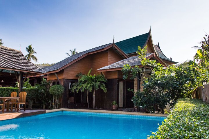 Pools & Facilities