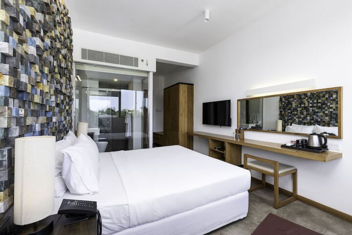Room 7 of 33