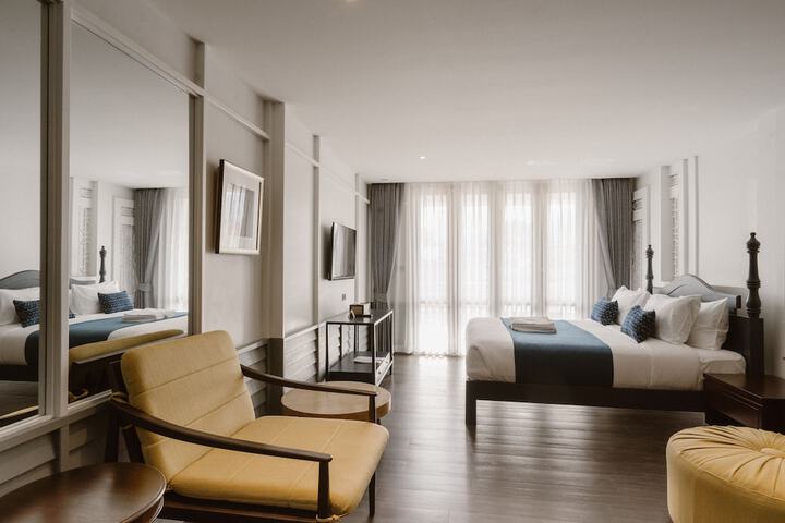 Room 43 of 59