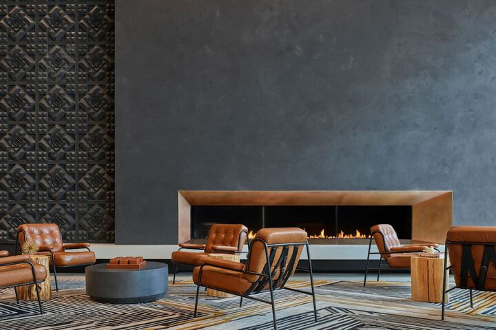 Lobby lounge
