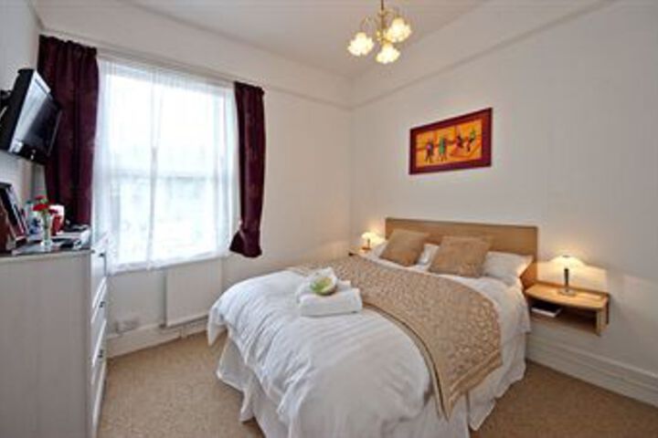 Room 8 of 20