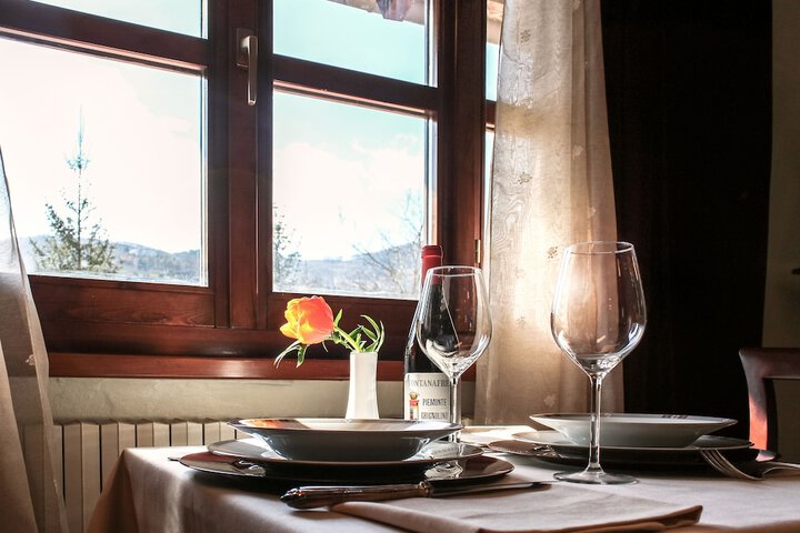 Dining 40 of 48