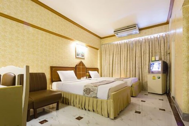 Room 5 of 19