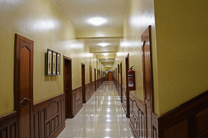 Ballroom/Hall 43 of 53