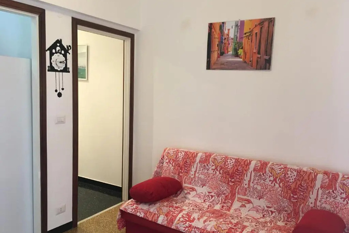 Room 3 of 12