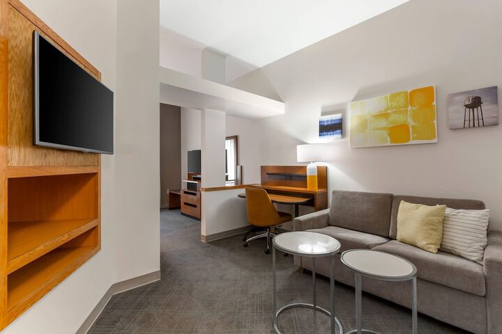 Room 19 of 53