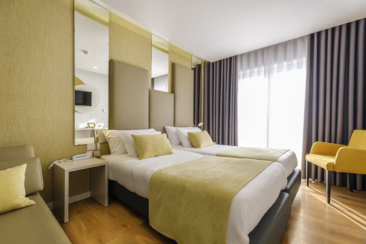 Room 15 of 41