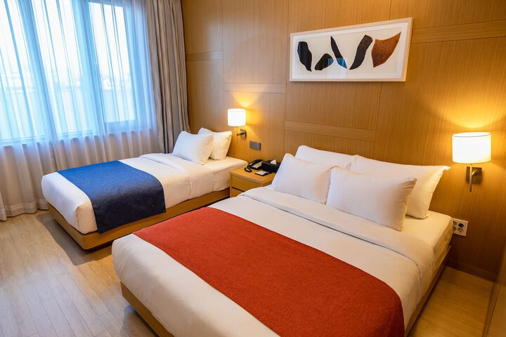 Room 12 of 72