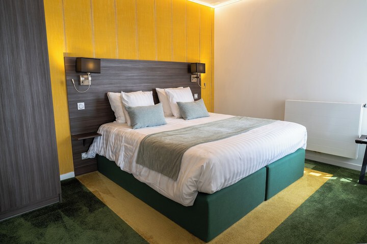 Room 10 of 67