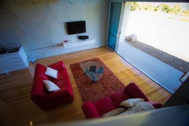 Room 9 of 16