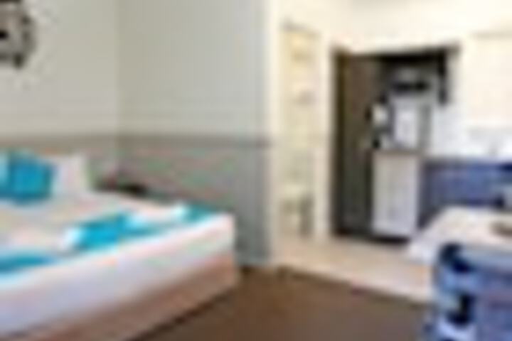 Room 65 of 261