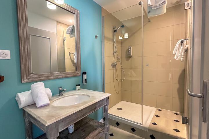 Bath Interior